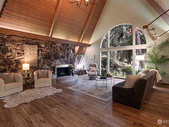 4th image of 3735 82nd Avenue Ct W