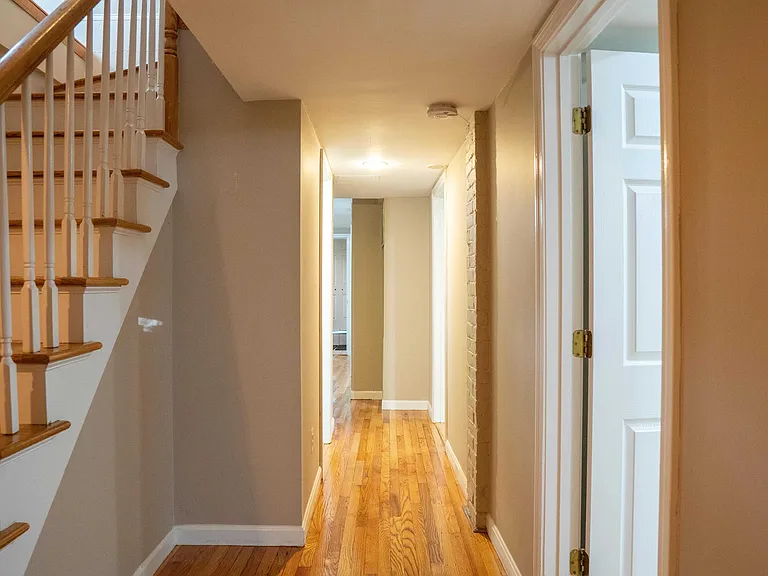 Parker Hill Ter — Photo 9