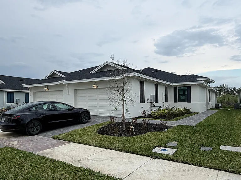 10755 NW Wilgrove Ln — Photo 1