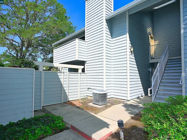 94 Elder Dr APT H, Pacheco, CA 94553