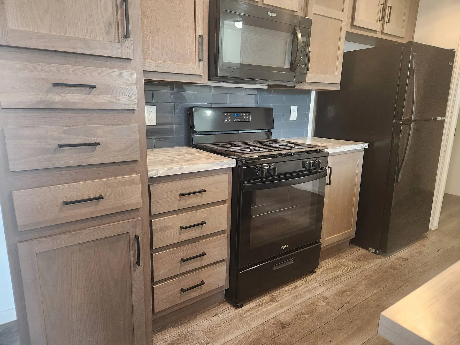 3 bed, 2.0 bath, 1000 sqft, $1,200 — Photo 3