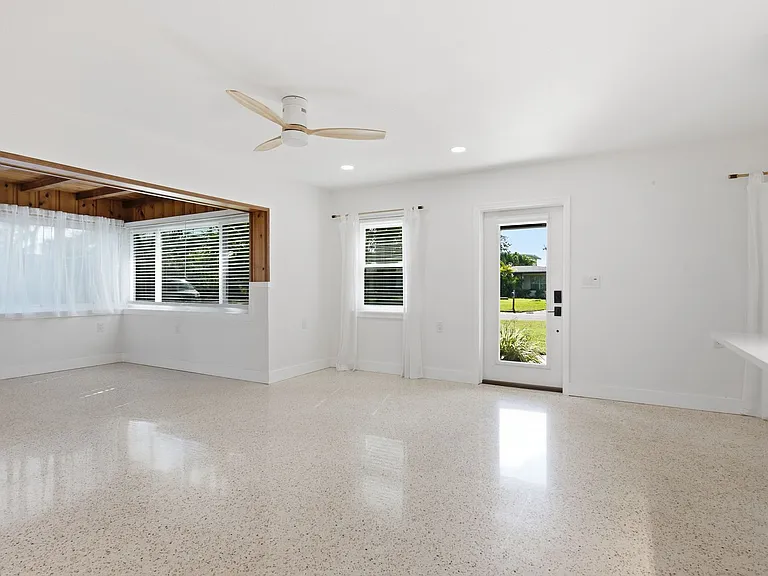 2488 Del Rio Way — Photo 8
