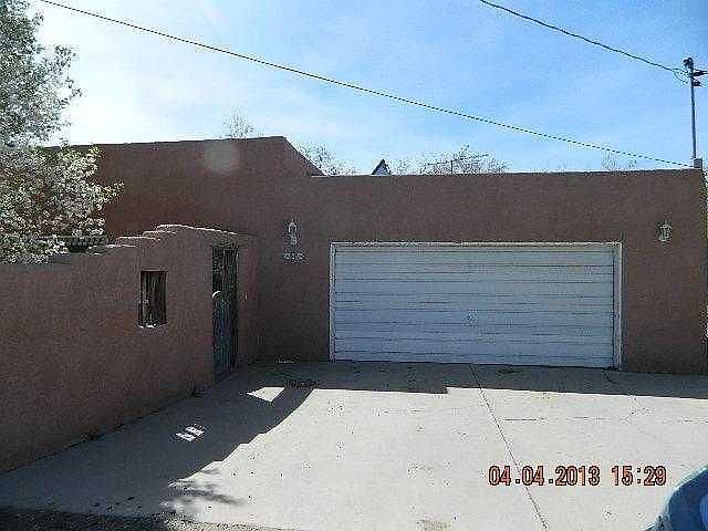 1st image of 8 Chaparral Ln