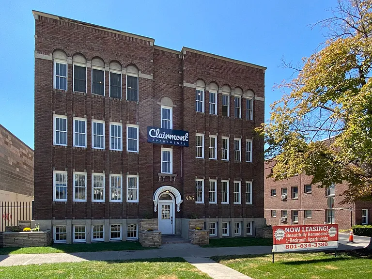 Clairmont — Photo 18