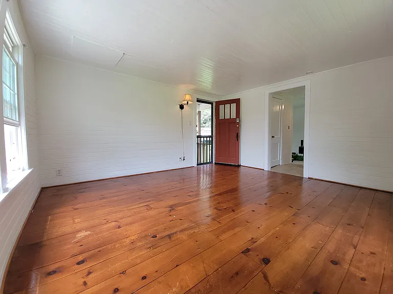 107A Hill St SE — Photo 2