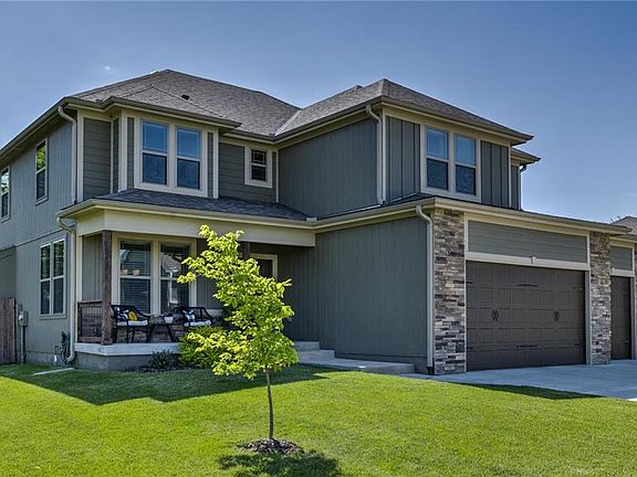 2nd image of 721 N Solomon Dr