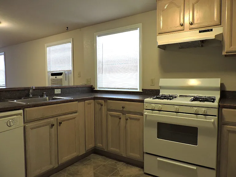 1221 F St #BASEMENT — Photo 6