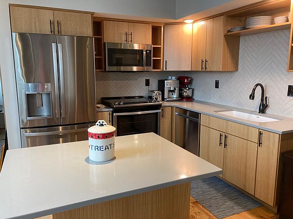 2nd image of 301 State St #302