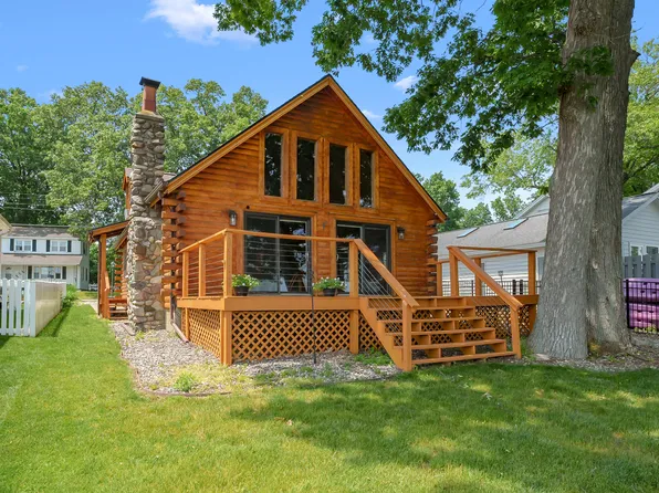 9715 Woodlawn Dr, Portage, MI 49002