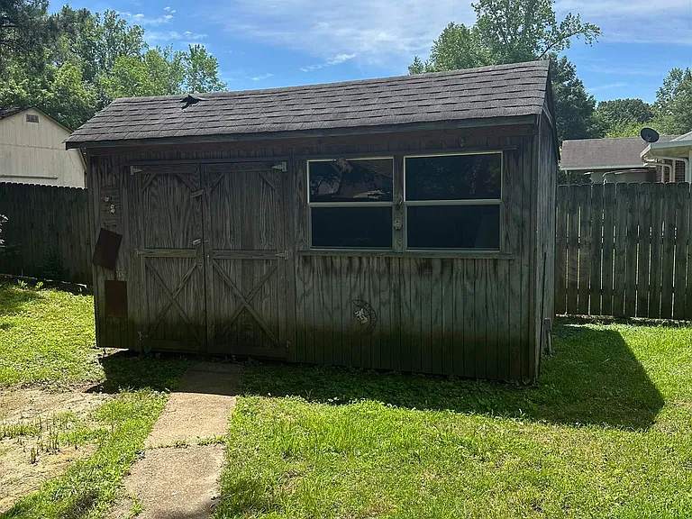 7032 Pam Dr — Photo 11