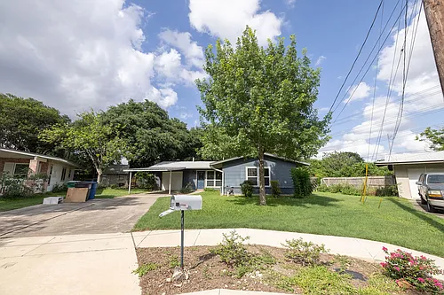 231 N Guilford Dr Photo 1