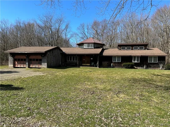 247 Cape Horn Rd, Fulton, NY 13069