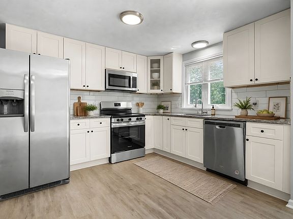 5th image of 80 Broadway Unit 59