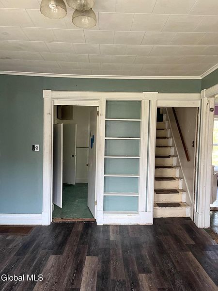 5th image of 24 Elmwood Avenue