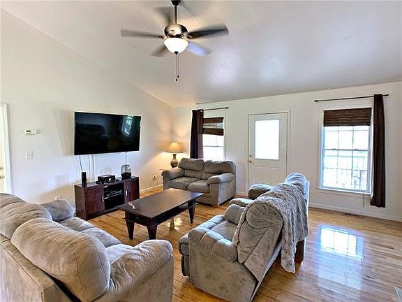 3rd image of 4081 Owens Mountain Ave