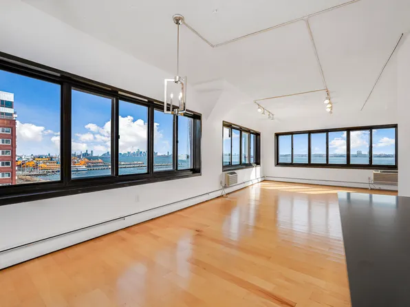 10 Bay Street Landing image 13 of 30