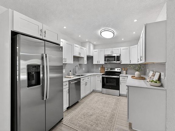 3rd image of 1048 SW 1st Ter