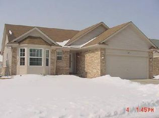 23600 Karl Dr, Flat Rock, MI 48134