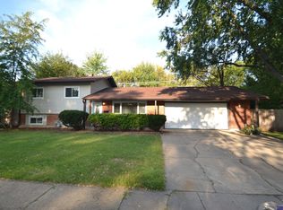 228 S Hickory Ave, Bartlett, IL