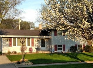 9001 Idlewild Ave, Highland, IN 46322