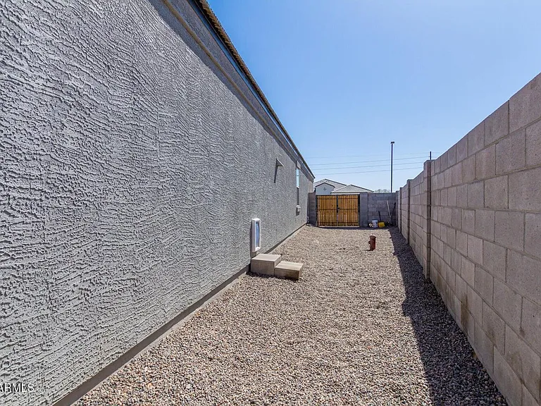 30916 W Verde Ln — Photo 28