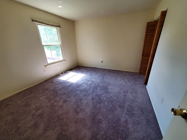 309 Bernie Ct — Photo 3