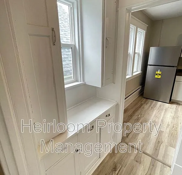 611 E 6th St #2 — Photo 8