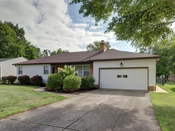 8261 Barbara Dr, Strongsville, OH 44136