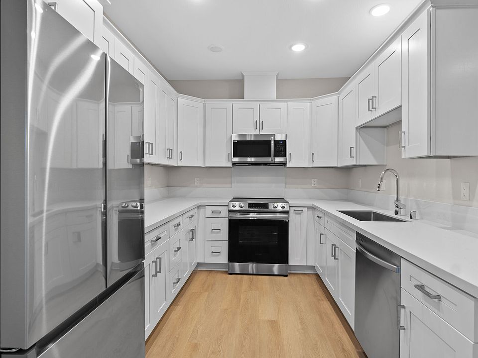 1st image of 10211 Rancho Carmel Dr #107