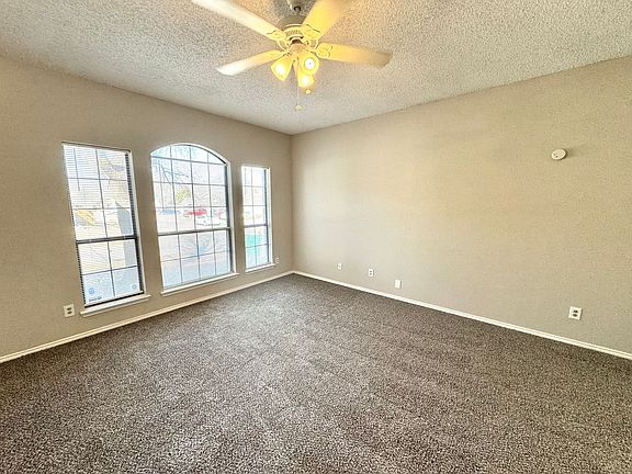 3rd image of 402 Wolfe St
