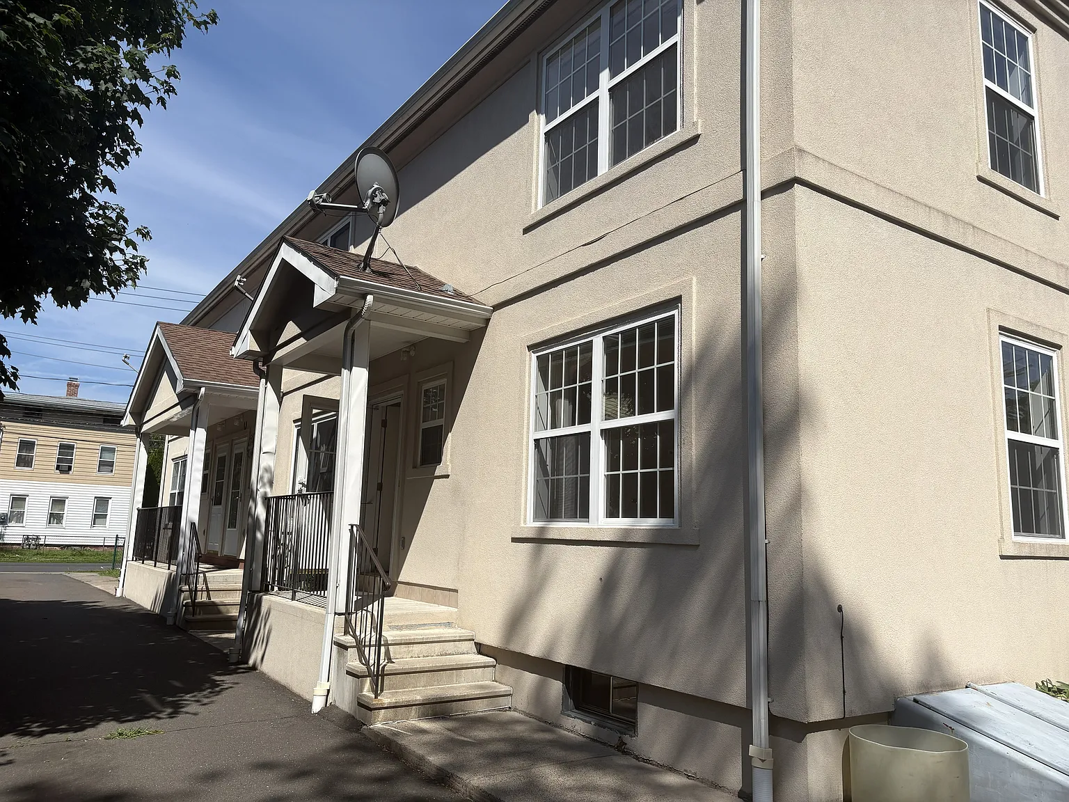 3 bed, 1338 sqft, $3,000 — Photo 2