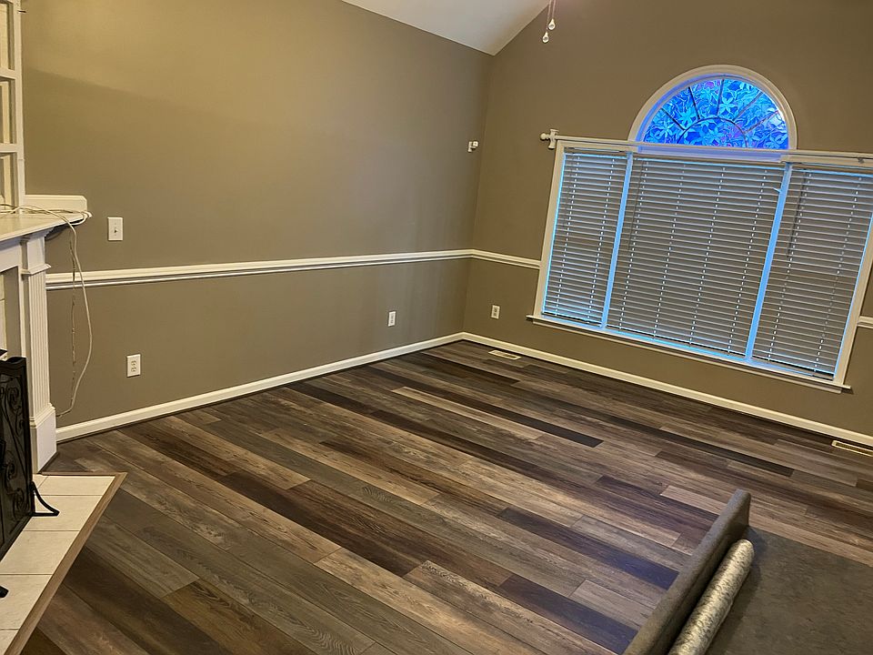 1st image of 180 Cedarhurst Ln