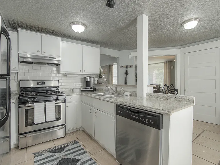 4416 Terrace St #1 — Photo 15