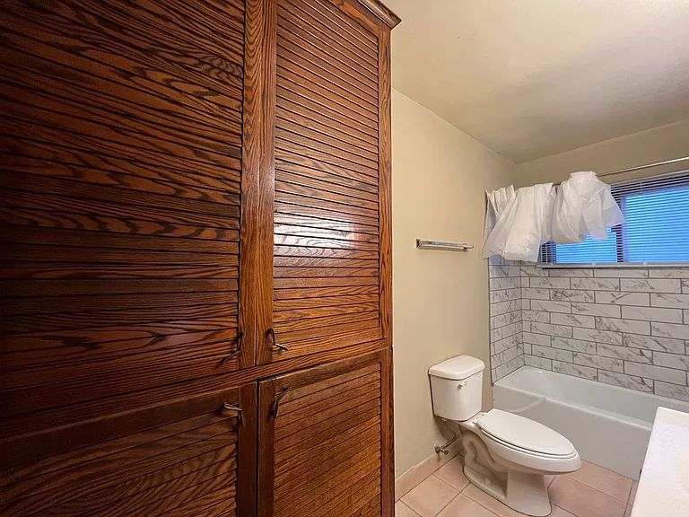 224 Bates Ave — Photo 12