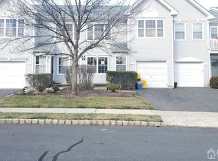 8 Hampton Pl, East Brunswick, NJ 08816