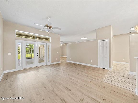 5th image of 4990 Winchester Dr
