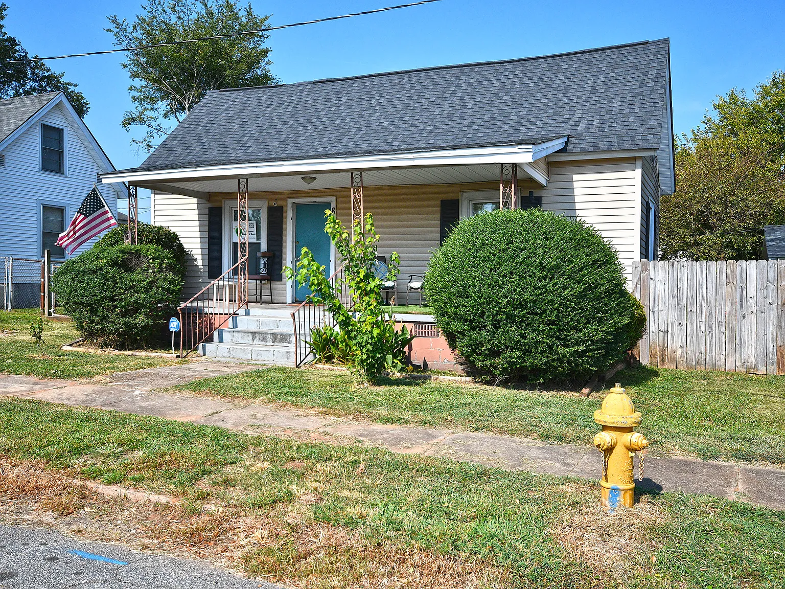 3 bed, 1229 sqft, $1,700 — Photo 2
