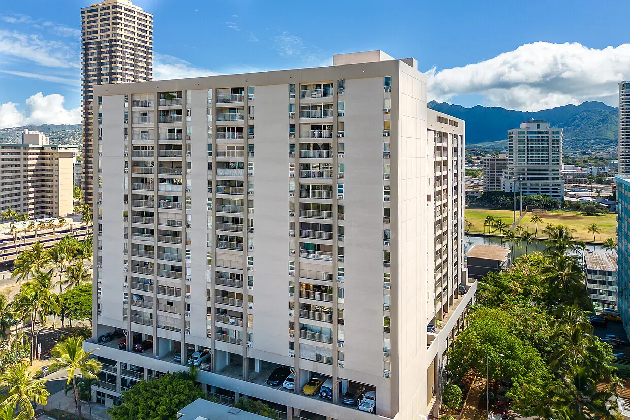 2 bed, 1.5 bath, 910 sqft, $3,250 — Photo 1