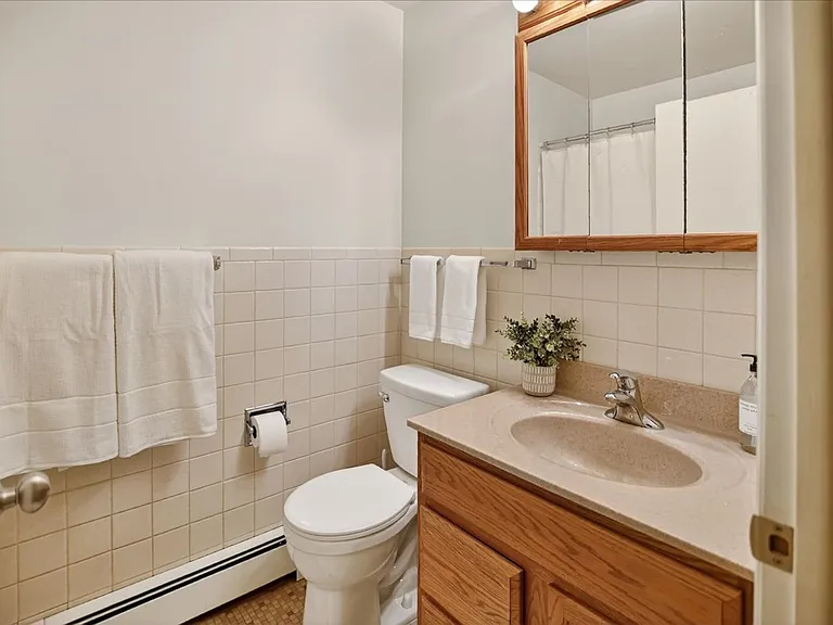 713 S Few St #2W — Photo 37