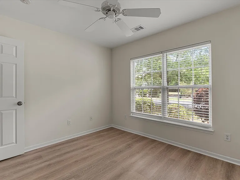 12 Torrey Ln — Photo 18