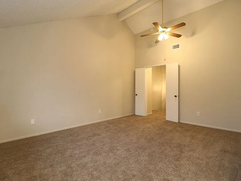 204 San Luis Rey Dr — Photo 14