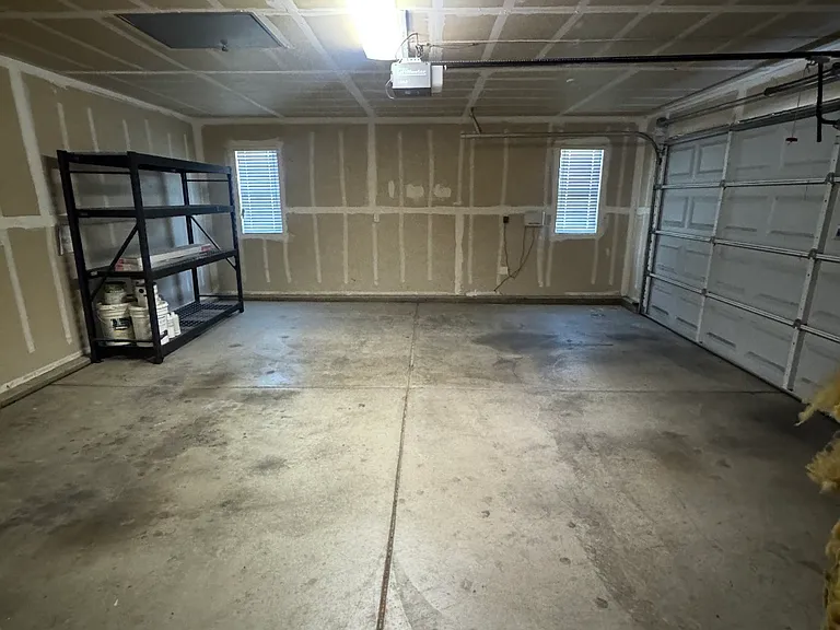 1318 Robinson Ln — Photo 10