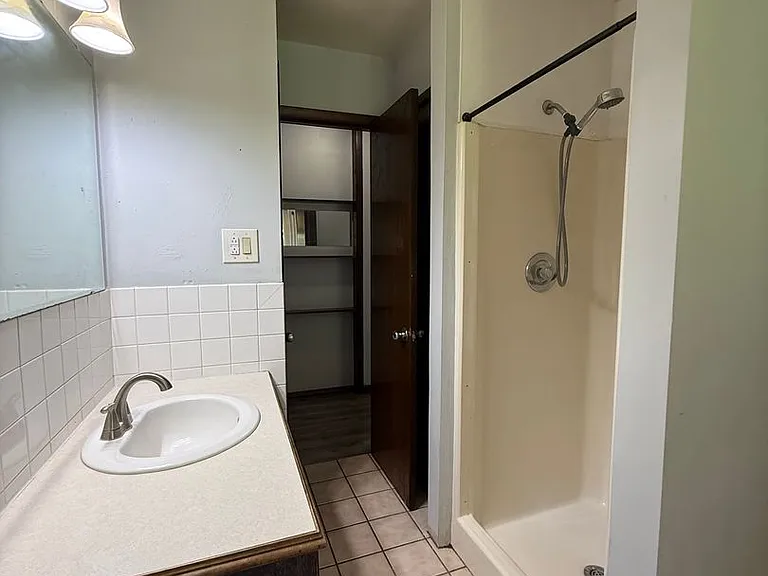 2021 W Water St — Photo 13