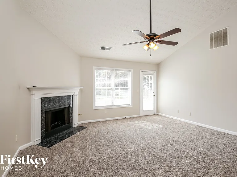 445 Windsor Brook Ln — Photo 4