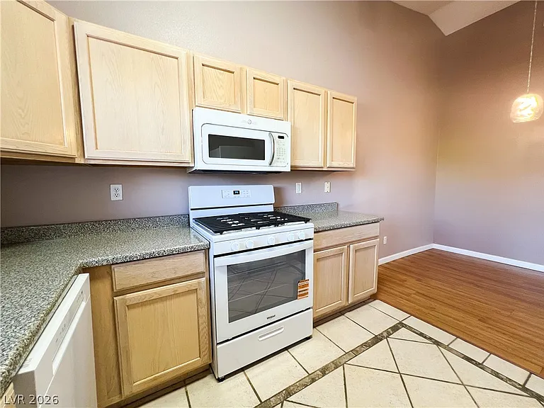 2100 Quarry Ridge St #207 — Photo 38