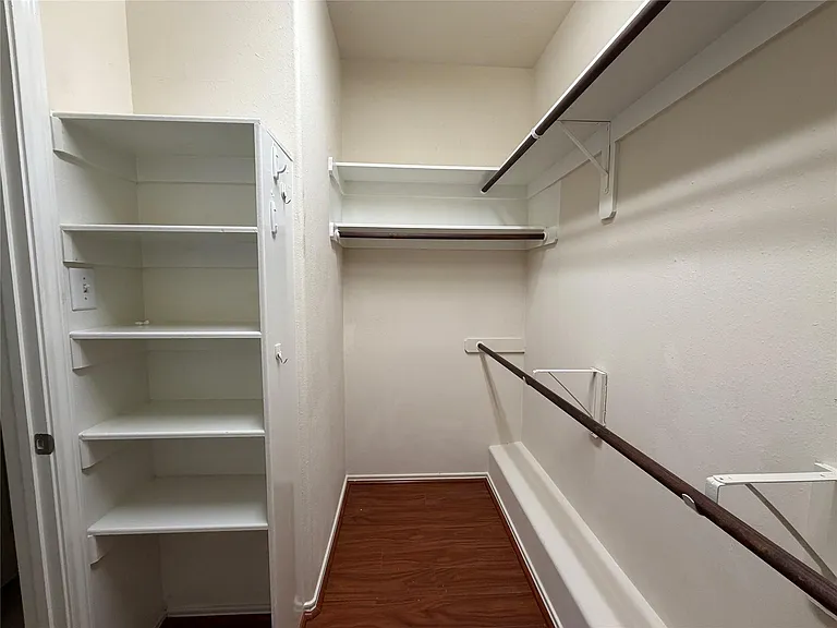 6826 Pheasant Oak Dr — Photo 12