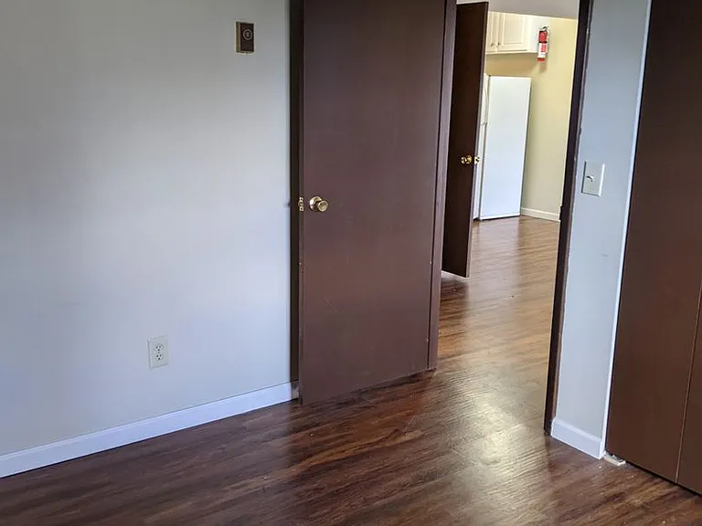 102 McConnell St — Photo 28