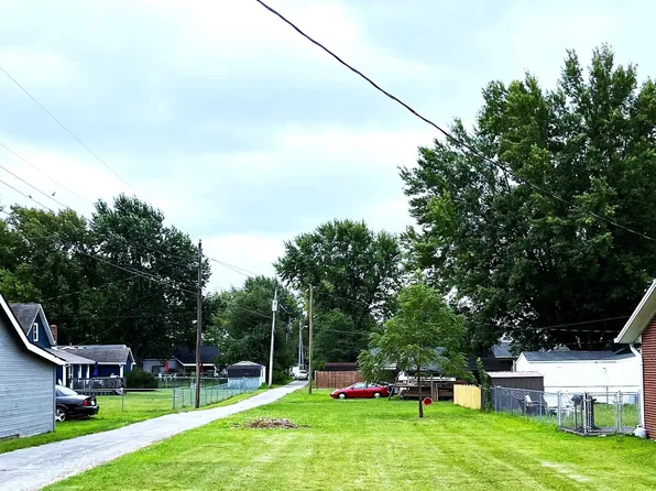 210 E Park St, Fortville, IN 46040