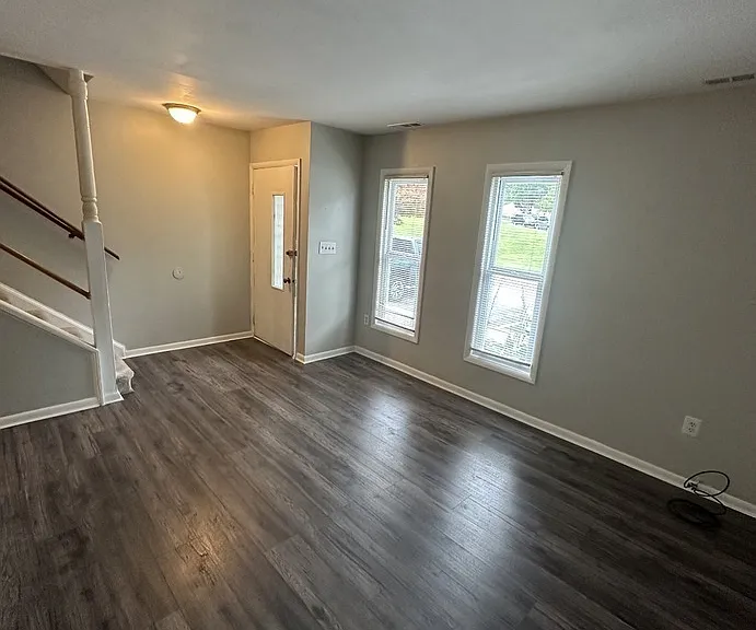 8216 Shady Spring Dr — Photo 3