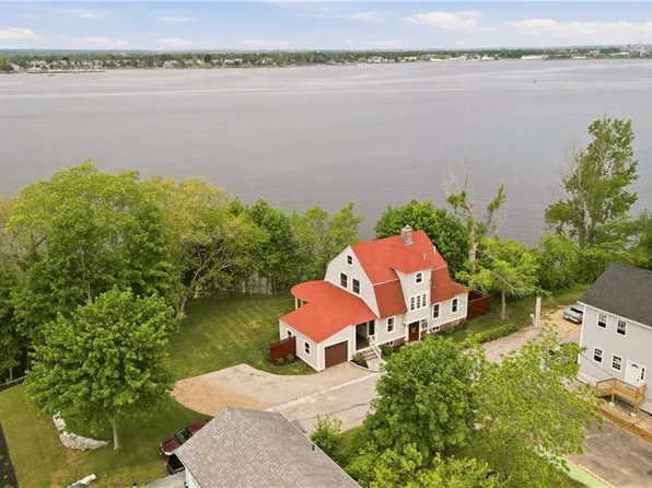 1 Sabin St, Riverside, RI 02915